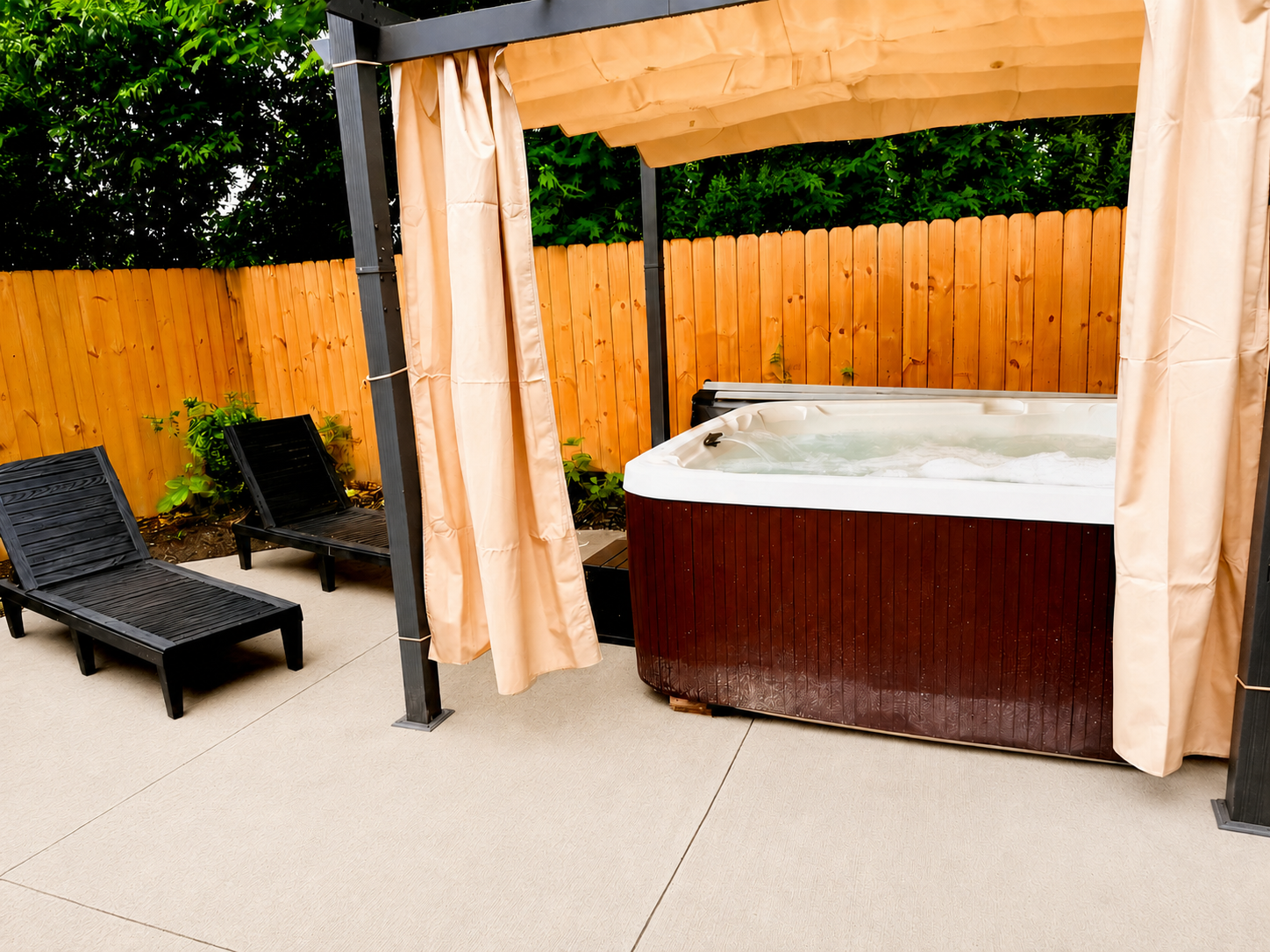The Hide hot tub beneath a private cabana